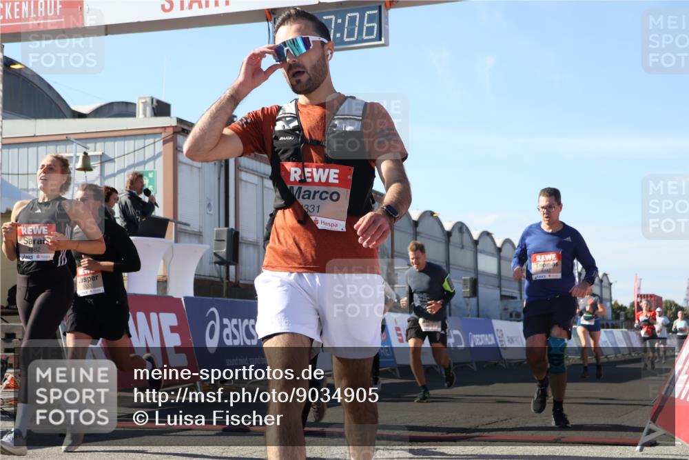 03.10.2025 - Köhlbrandbrückenlauf Luisa Fischer http://msf.ph/oto/9034905 03.10.2025 13:17:05 Ziel 4242, 4331, 4359, 4361, 4861, 4978, 4982, 5033, 5073, 5087, 5090, 5100, 5302, 5479, 5667, 5840, 6474, 6623, 6626, 6658 meine-sportfotos.de