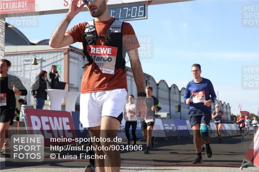 03.10.2025 - Köhlbrandbrückenlauf Luisa Fischer http://msf.ph/oto/9034906 03.10.2025 13:17:05 Ziel 4242, 4331, 4359, 4361, 4861, 4978, 4982, 5033, 5073, 5087, 5090, 5100, 5302, 5479, 5667, 5840, 6474, 6623, 6626, 6658 meine-sportfotos.de