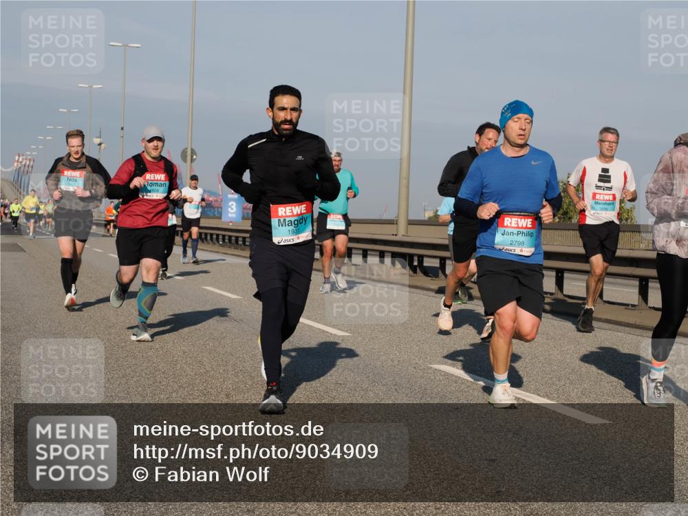 03.10.2025 - Köhlbrandbrückenlauf Fabian Wolf http://msf.ph/oto/9034909 03.10.2025 09:49:16 Position 3 1808, 3, 1931, 2798 meine-sportfotos.de