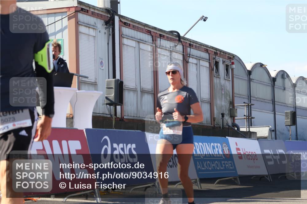 03.10.2025 - Köhlbrandbrückenlauf Luisa Fischer http://msf.ph/oto/9034916 03.10.2025 13:17:09 Ziel 4242, 4331, 4361, 4861, 4978, 4982, 5033, 5073, 5087, 5090, 5100, 5429, 5479, 5544, 5667, 6431, 6623, 6626 meine-sportfotos.de
