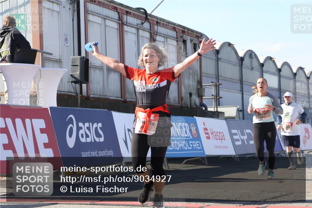 03.10.2025 - Köhlbrandbrückenlauf Luisa Fischer http://msf.ph/oto/9034927 03.10.2025 13:17:12 Ziel 4242, 4331, 4361, 4404, 4861, 4982, 5033, 5073, 5087, 5090, 5429, 5479, 5544, 5667, 5943, 6431 meine-sportfotos.de