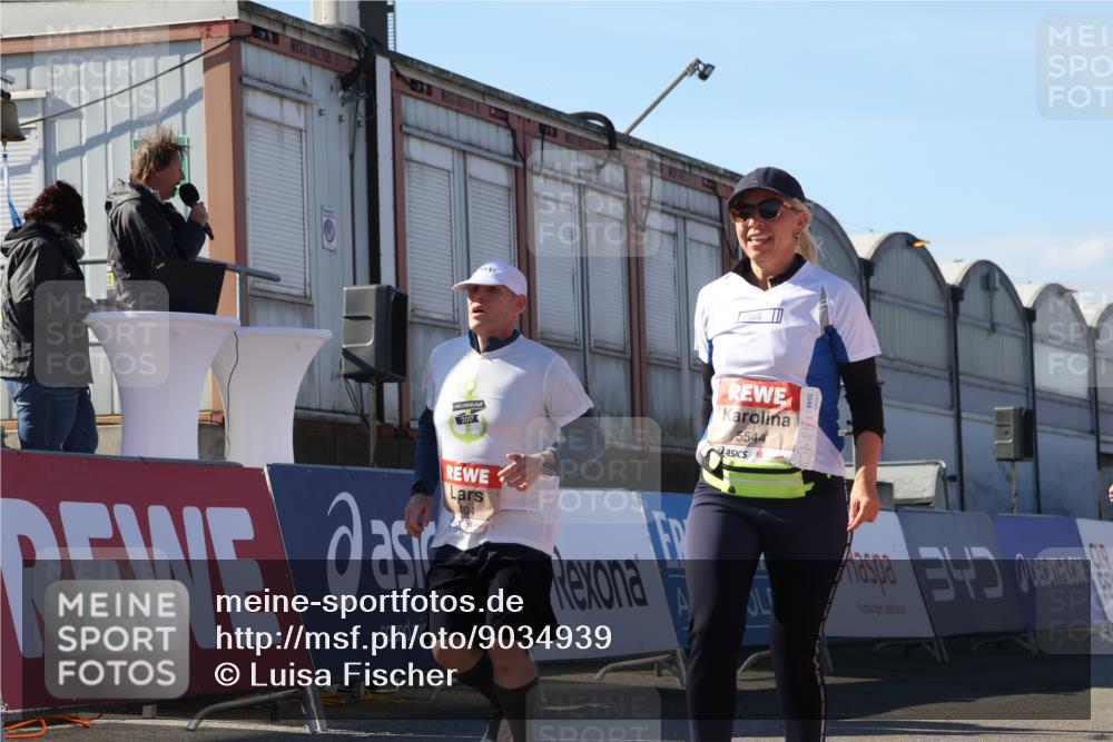 03.10.2025 - Köhlbrandbrückenlauf Luisa Fischer http://msf.ph/oto/9034939 03.10.2025 13:17:15 Ziel 4242, 4361, 4404, 4982, 4988, 5033, 5073, 5087, 5090, 5429, 5479, 5544, 5638, 5642, 5667, 5890, 5943, 6389, 6431 meine-sportfotos.de