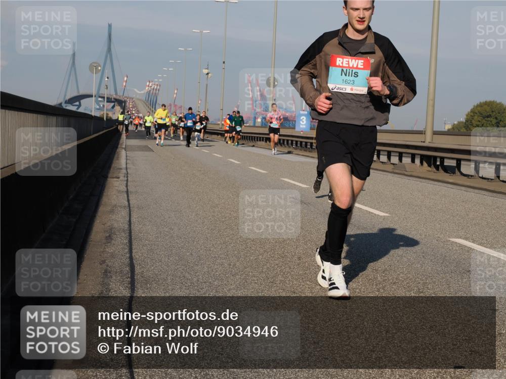 03.10.2025 - Köhlbrandbrückenlauf Fabian Wolf http://msf.ph/oto/9034946 03.10.2025 09:49:19 Position 3 3, 16, 1623 meine-sportfotos.de