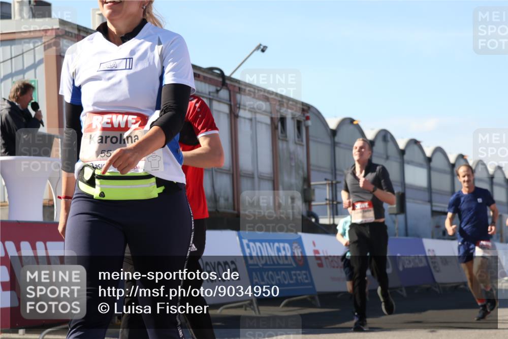 03.10.2025 - Köhlbrandbrückenlauf Luisa Fischer http://msf.ph/oto/9034950 03.10.2025 13:17:17 Ziel 4361, 4404, 4988, 5031, 5073, 5090, 5429, 5479, 5544, 5638, 5642, 5667, 5890, 5943, 6389, 6431 meine-sportfotos.de