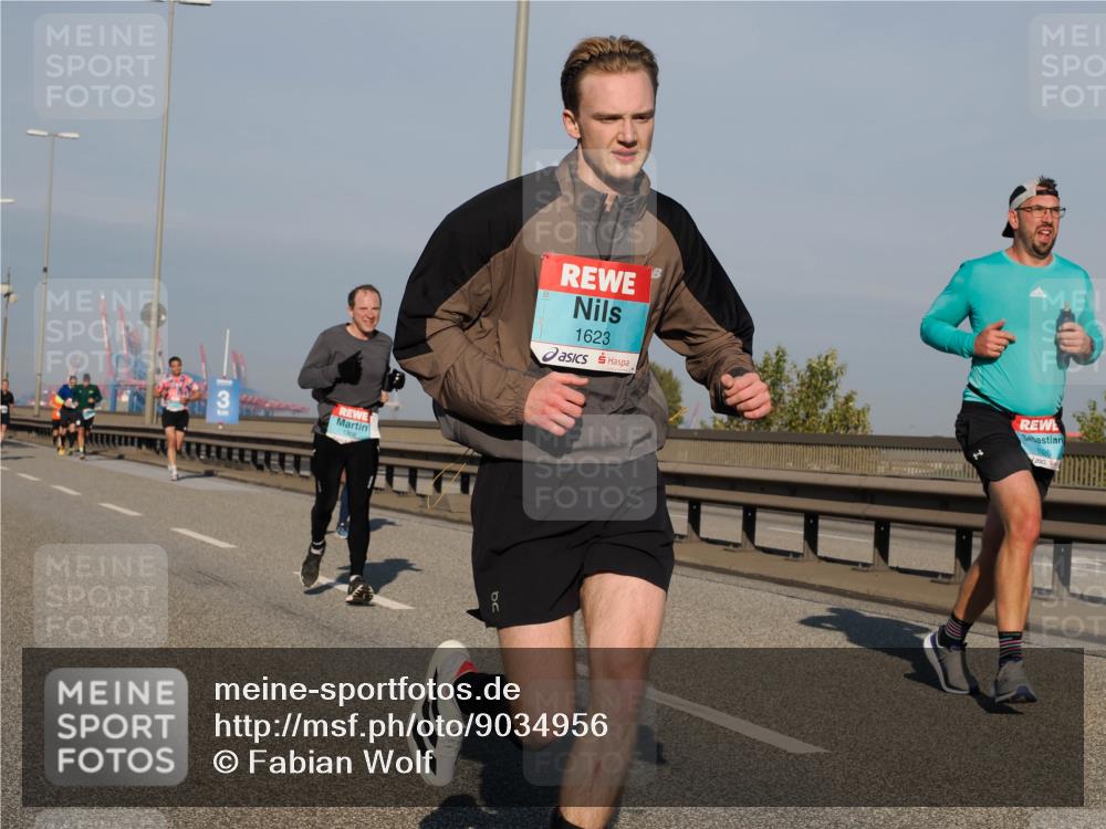 03.10.2025 - Köhlbrandbrückenlauf Fabian Wolf http://msf.ph/oto/9034956 03.10.2025 09:49:20 Position 3 3, 1623, 1326 meine-sportfotos.de