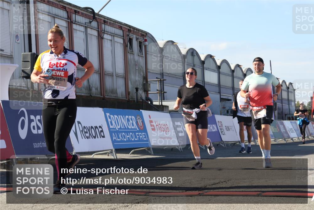 03.10.2025 - Köhlbrandbrückenlauf Luisa Fischer http://msf.ph/oto/9034983 03.10.2025 13:17:22 Ziel 4404, 4686, 4988, 5007, 5008, 5031, 5429, 5544, 5638, 5642, 5890, 5943, 6389, 6431 meine-sportfotos.de