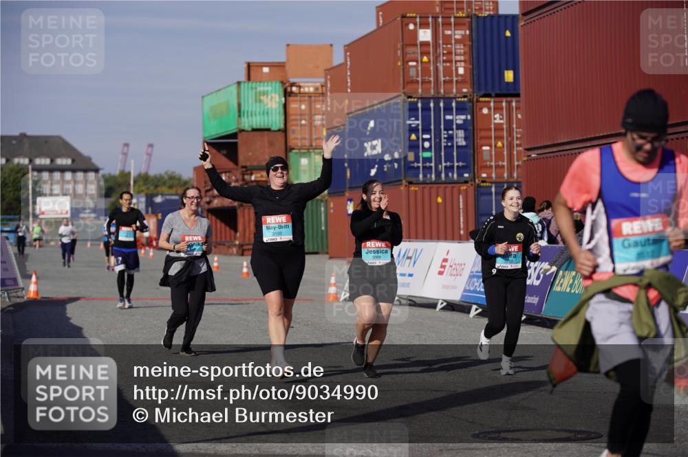 03.10.2025 - Köhlbrandbrückenlauf Michael Burmester http://msf.ph/oto/9034990 03.10.2025 10:45:51 Ziel 2486, 3098, 3100, 3103, 3512, 3801 meine-sportfotos.de