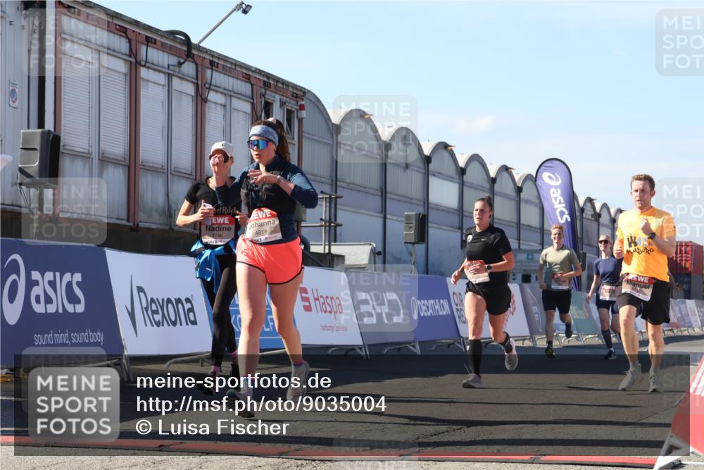 03.10.2025 - Köhlbrandbrückenlauf Luisa Fischer http://msf.ph/oto/9035004 03.10.2025 13:17:30 Ziel 4012, 4686, 4746, 4818, 4988, 5007, 5008, 5031, 5638, 5642, 5890, 5906, 5909, 6069, 6389, 6710 meine-sportfotos.de