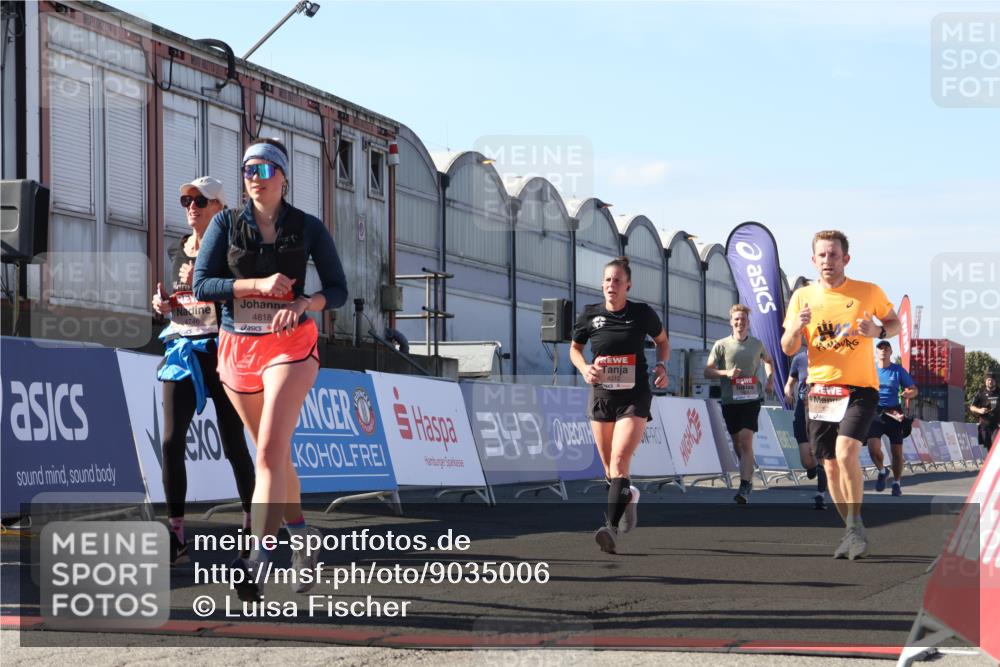 03.10.2025 - Köhlbrandbrückenlauf Luisa Fischer http://msf.ph/oto/9035006 03.10.2025 13:17:30 Ziel 4012, 4686, 4746, 4818, 4988, 5007, 5008, 5031, 5638, 5642, 5890, 5906, 5909, 6069, 6389, 6710 meine-sportfotos.de