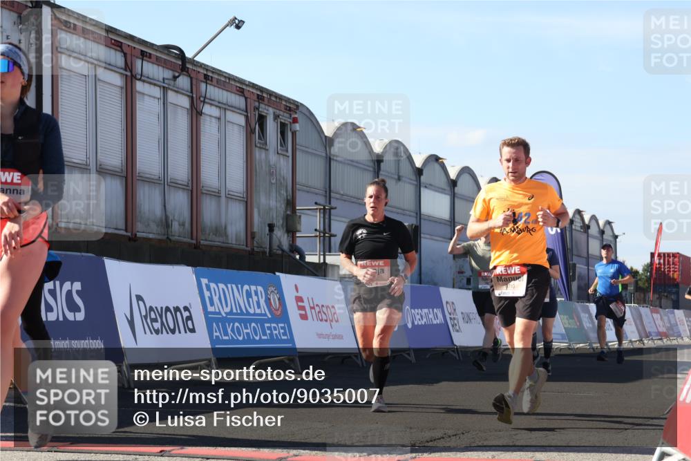 03.10.2025 - Köhlbrandbrückenlauf Luisa Fischer http://msf.ph/oto/9035007 03.10.2025 13:17:31 Ziel 4012, 4686, 4746, 4818, 5007, 5008, 5031, 5906, 5909, 6069, 6389, 6710 meine-sportfotos.de