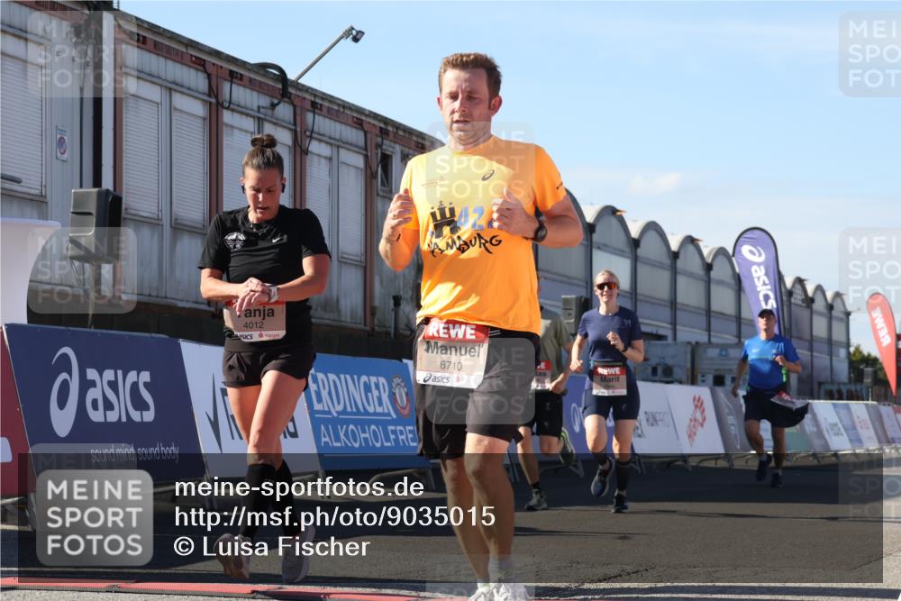 03.10.2025 - Köhlbrandbrückenlauf Luisa Fischer http://msf.ph/oto/9035015 03.10.2025 13:17:32 Ziel 4012, 4686, 4746, 4818, 5007, 5008, 5031, 5906, 5909, 6069, 6388, 6710 meine-sportfotos.de