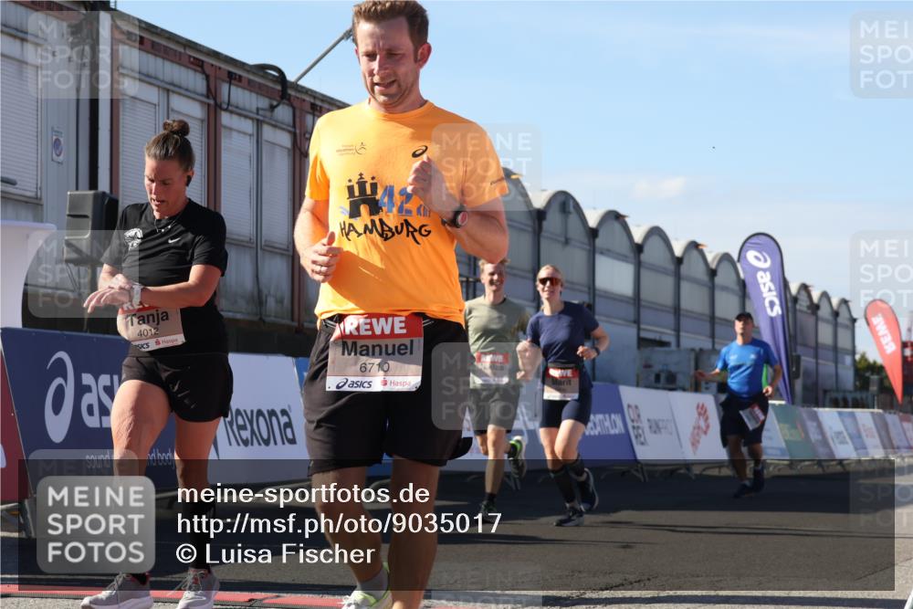 03.10.2025 - Köhlbrandbrückenlauf Luisa Fischer http://msf.ph/oto/9035017 03.10.2025 13:17:33 Ziel 4012, 4686, 4746, 4818, 5007, 5008, 5031, 5906, 5909, 6069, 6388, 6710 meine-sportfotos.de