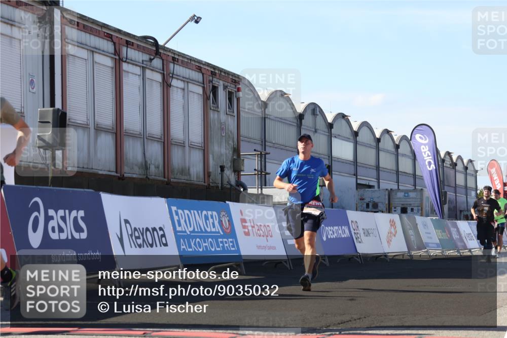 03.10.2025 - Köhlbrandbrückenlauf Luisa Fischer http://msf.ph/oto/9035032 03.10.2025 13:17:35 Ziel 4012, 4686, 4746, 4818, 5007, 5008, 5906, 5909, 6069, 6388, 6710 meine-sportfotos.de
