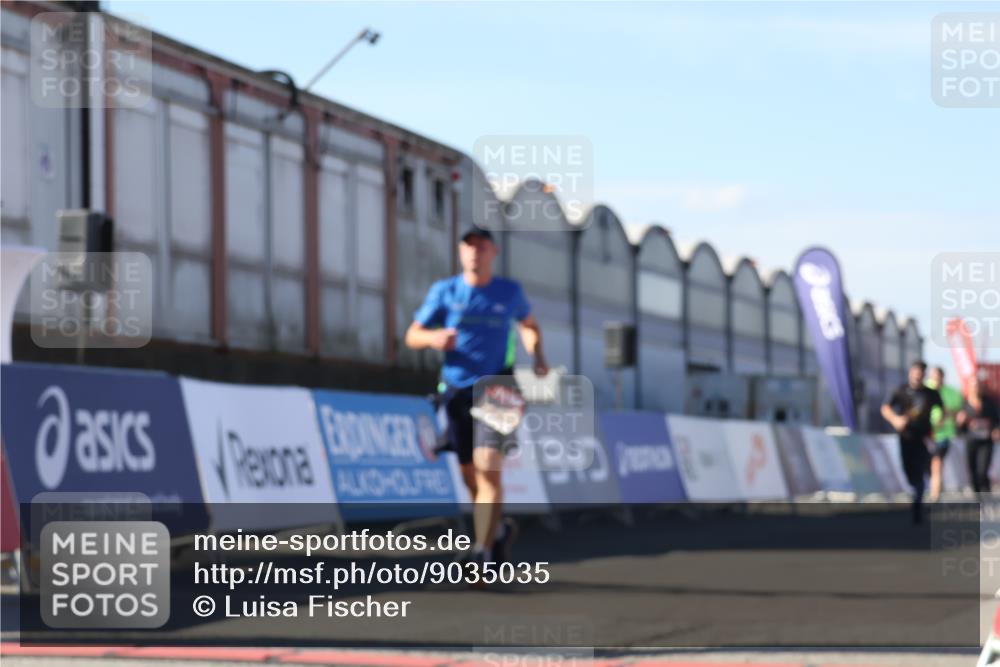 03.10.2025 - Köhlbrandbrückenlauf Luisa Fischer http://msf.ph/oto/9035035 03.10.2025 13:17:36 Ziel 4012, 4645, 4686, 4746, 4818, 5339, 5906, 5909, 6069, 6388, 6710 meine-sportfotos.de
