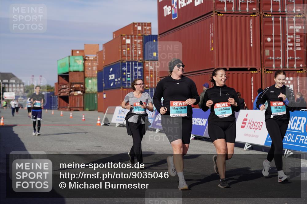 03.10.2025 - Köhlbrandbrückenlauf Michael Burmester http://msf.ph/oto/9035046 03.10.2025 10:45:54 Ziel 2486, 3098, 3100, 3103, 3512, 3801 meine-sportfotos.de