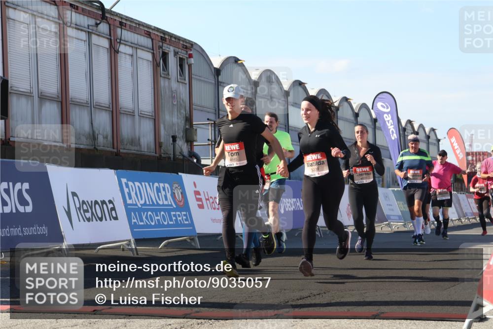 03.10.2025 - Köhlbrandbrückenlauf Luisa Fischer http://msf.ph/oto/9035057 03.10.2025 13:17:41 Ziel 4012, 4410, 4645, 4679, 4746, 4818, 5339, 5731, 5732, 5906, 5909, 6331, 6388, 6704, 6710 meine-sportfotos.de