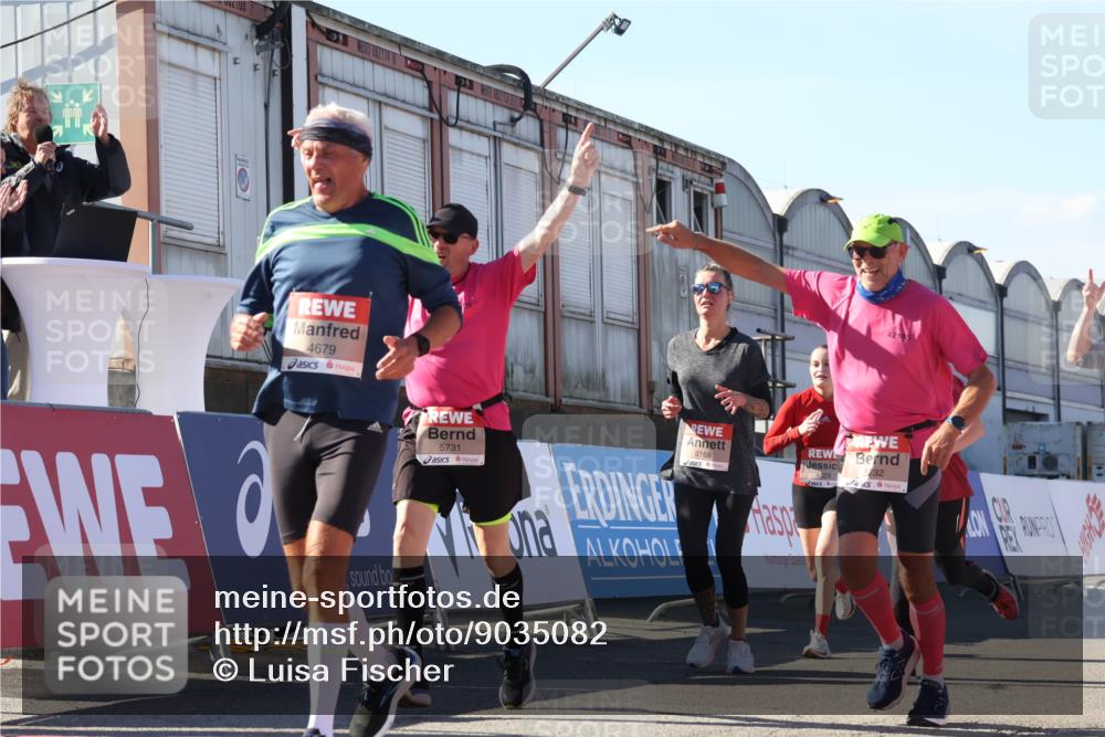 03.10.2025 - Köhlbrandbrückenlauf Luisa Fischer http://msf.ph/oto/9035082 03.10.2025 13:17:45 Ziel 4410, 4645, 4679, 4829, 5168, 5339, 5685, 5731, 5732, 5906, 5909, 5917, 6331, 6388, 6485, 6704 meine-sportfotos.de