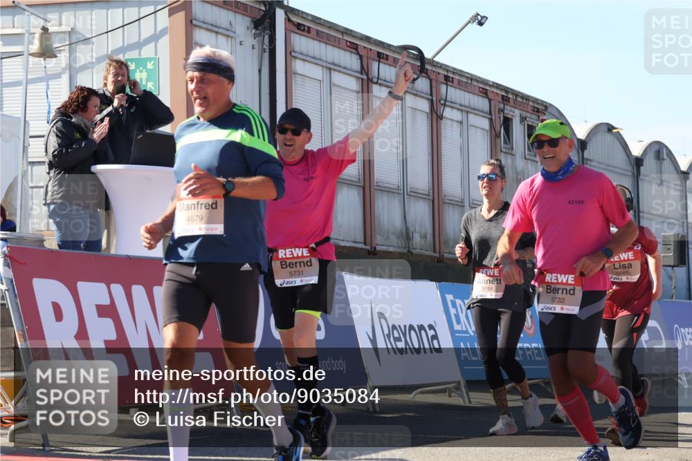 03.10.2025 - Köhlbrandbrückenlauf Luisa Fischer http://msf.ph/oto/9035084 03.10.2025 13:17:46 Ziel 4410, 4645, 4679, 4829, 5168, 5339, 5685, 5731, 5732, 5917, 6331, 6388, 6485, 6704 meine-sportfotos.de