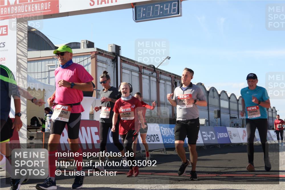 03.10.2025 - Köhlbrandbrückenlauf Luisa Fischer http://msf.ph/oto/9035092 03.10.2025 13:17:47 Ziel 4410, 4645, 4679, 4829, 5168, 5339, 5685, 5731, 5732, 5917, 6331, 6388, 6485, 6704 meine-sportfotos.de