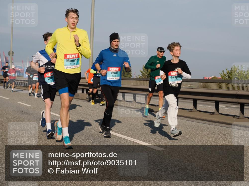 03.10.2025 - Köhlbrandbrückenlauf Fabian Wolf http://msf.ph/oto/9035101 03.10.2025 09:49:32 Position 3 3196, 1111, 1370, 1173 meine-sportfotos.de