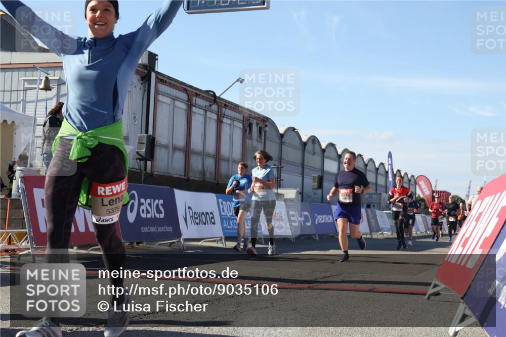 03.10.2025 - Köhlbrandbrückenlauf Luisa Fischer http://msf.ph/oto/9035106 03.10.2025 13:18:22 Ziel 4280, 4341, 4472, 4473, 4560, 4581, 4600, 4760, 5192, 5379, 5440, 5454, 5691, 5722, 5816, 6001, 6310 meine-sportfotos.de