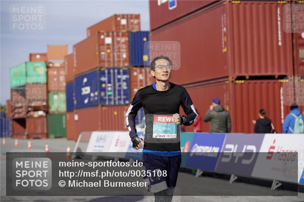 03.10.2025 - Köhlbrandbrückenlauf Michael Burmester http://msf.ph/oto/9035108 03.10.2025 10:46:01 Ziel 3801 meine-sportfotos.de