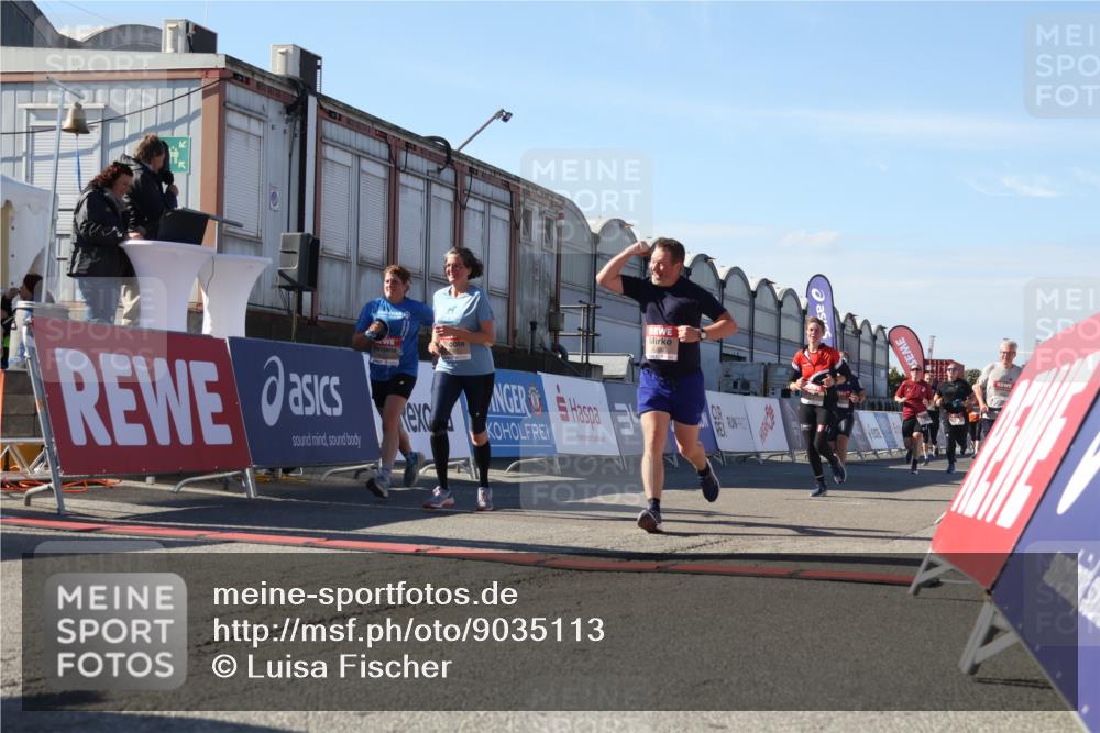 03.10.2025 - Köhlbrandbrückenlauf Luisa Fischer http://msf.ph/oto/9035113 03.10.2025 13:18:23 Ziel 4280, 4341, 4560, 4581, 4600, 4760, 4819, 4882, 5192, 5379, 5440, 5691, 5722, 5816, 6001 meine-sportfotos.de