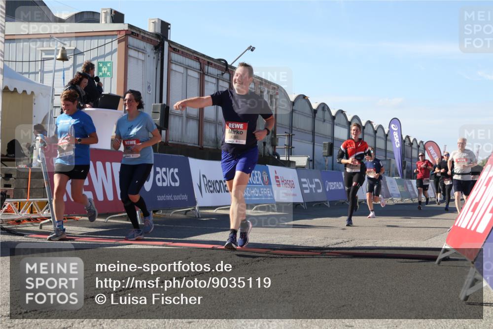 03.10.2025 - Köhlbrandbrückenlauf Luisa Fischer http://msf.ph/oto/9035119 03.10.2025 13:18:24 Ziel 4154, 4280, 4341, 4560, 4581, 4600, 4760, 4819, 4882, 5192, 5379, 5440, 5691, 5722, 5816, 6001 meine-sportfotos.de