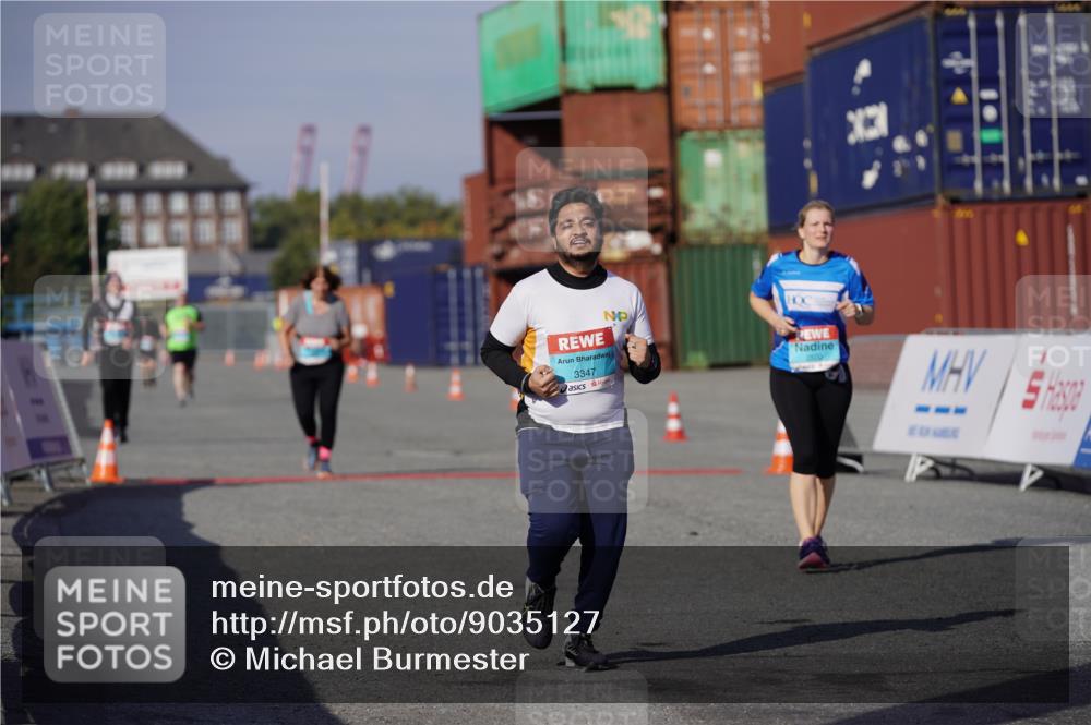 03.10.2025 - Köhlbrandbrückenlauf Michael Burmester http://msf.ph/oto/9035127 03.10.2025 10:46:13 Ziel 2520, 3347 meine-sportfotos.de