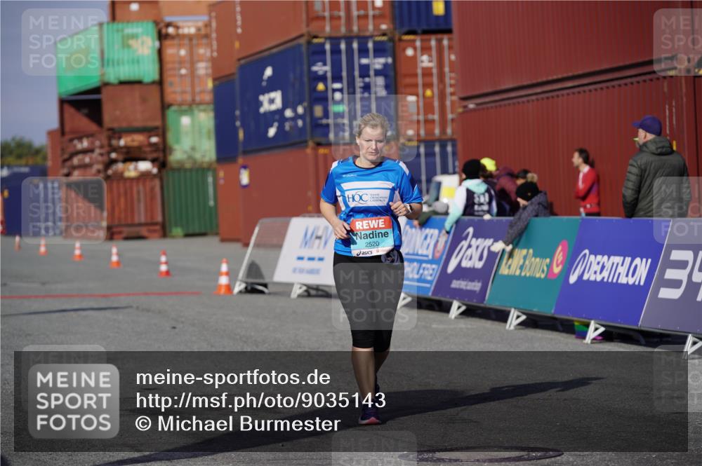 03.10.2025 - Köhlbrandbrückenlauf Michael Burmester http://msf.ph/oto/9035143 03.10.2025 10:46:17 Ziel 2520, 3347, 3692 meine-sportfotos.de