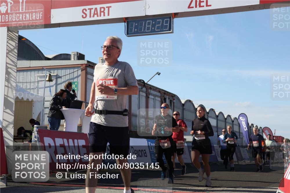 03.10.2025 - Köhlbrandbrückenlauf Luisa Fischer http://msf.ph/oto/9035145 03.10.2025 13:18:28 Ziel 4154, 4280, 4341, 4560, 4760, 4819, 4826, 4882, 5178, 5192, 5379, 5440, 5691, 5722, 5816, 6084, 6700 meine-sportfotos.de