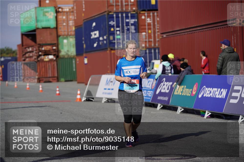 03.10.2025 - Köhlbrandbrückenlauf Michael Burmester http://msf.ph/oto/9035148 03.10.2025 10:46:17 Ziel 2520, 3347, 3692 meine-sportfotos.de