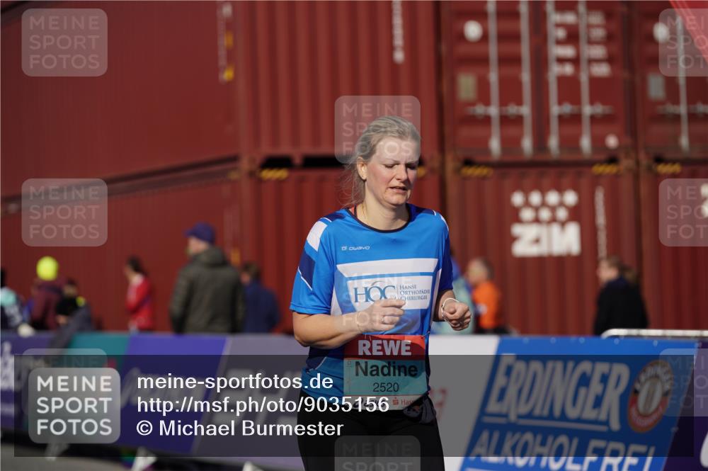 03.10.2025 - Köhlbrandbrückenlauf Michael Burmester http://msf.ph/oto/9035156 03.10.2025 10:46:20 Ziel 3692 meine-sportfotos.de