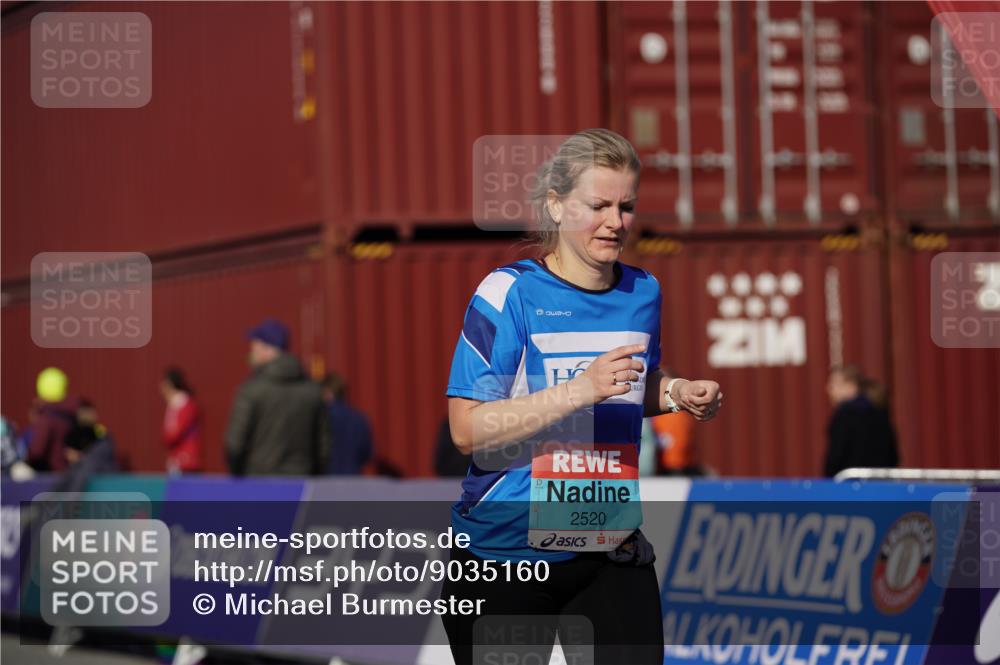 03.10.2025 - Köhlbrandbrückenlauf Michael Burmester http://msf.ph/oto/9035160 03.10.2025 10:46:20 Ziel 3692 meine-sportfotos.de