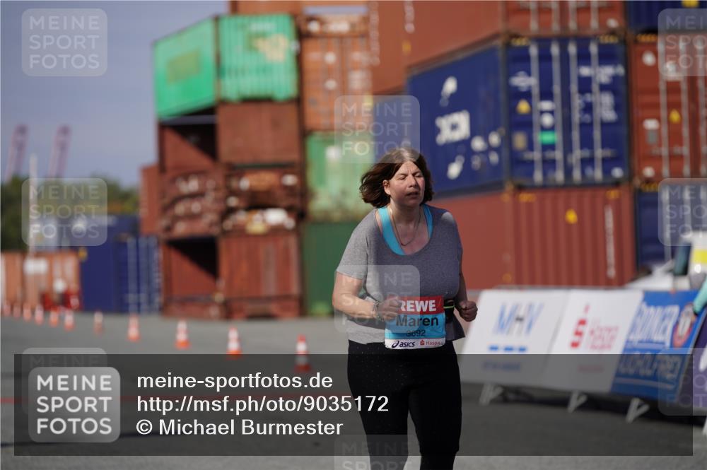 03.10.2025 - Köhlbrandbrückenlauf Michael Burmester http://msf.ph/oto/9035172 03.10.2025 10:46:24 Ziel 1928, 3692 meine-sportfotos.de