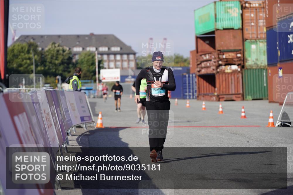 03.10.2025 - Köhlbrandbrückenlauf Michael Burmester http://msf.ph/oto/9035181 03.10.2025 10:46:27 Ziel 1928 meine-sportfotos.de