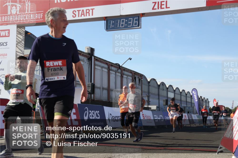 03.10.2025 - Köhlbrandbrückenlauf Luisa Fischer http://msf.ph/oto/9035191 03.10.2025 13:18:35 Ziel 4154, 4280, 4341, 4560, 4606, 4796, 4812, 4819, 4826, 4882, 5115, 5178, 5192, 5722, 6084, 6596, 6700, 6758 meine-sportfotos.de
