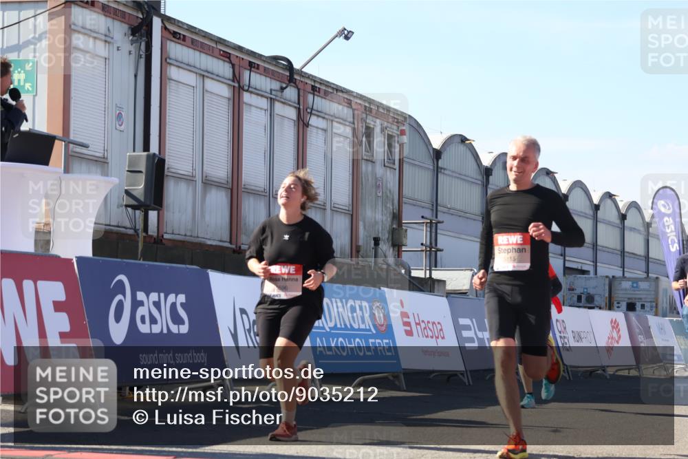03.10.2025 - Köhlbrandbrückenlauf Luisa Fischer http://msf.ph/oto/9035212 03.10.2025 13:18:38 Ziel 4154, 4280, 4606, 4796, 4812, 4819, 4826, 4882, 5115, 5178, 6084, 6429, 6500, 6596, 6700, 6758 meine-sportfotos.de