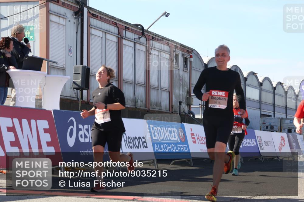 03.10.2025 - Köhlbrandbrückenlauf Luisa Fischer http://msf.ph/oto/9035215 03.10.2025 13:18:39 Ziel 4154, 4606, 4796, 4812, 4819, 4826, 4882, 5115, 5178, 6084, 6429, 6500, 6596, 6700, 6758 meine-sportfotos.de