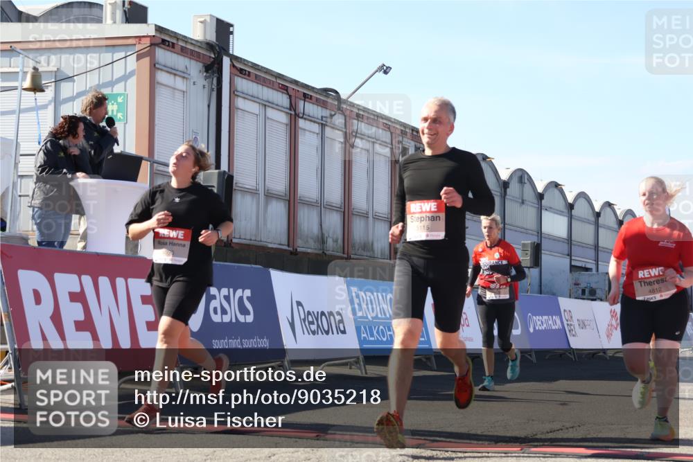 03.10.2025 - Köhlbrandbrückenlauf Luisa Fischer http://msf.ph/oto/9035218 03.10.2025 13:18:39 Ziel 4154, 4606, 4796, 4812, 4819, 4826, 4882, 5115, 5178, 6084, 6429, 6500, 6596, 6700, 6758 meine-sportfotos.de