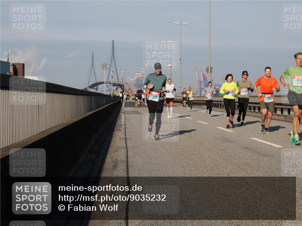 03.10.2025 - Köhlbrandbrückenlauf Fabian Wolf http://msf.ph/oto/9035232 03.10.2025 09:49:42 Position 3 1080 meine-sportfotos.de