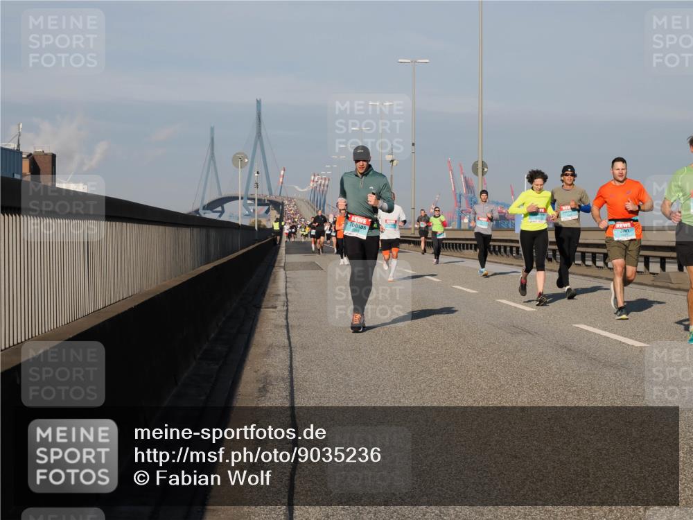03.10.2025 - Köhlbrandbrückenlauf Fabian Wolf http://msf.ph/oto/9035236 03.10.2025 09:49:42 Position 3 1359 meine-sportfotos.de
