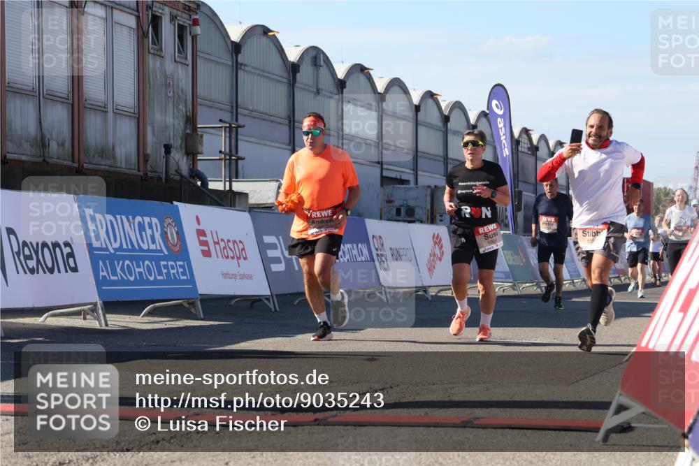 03.10.2025 - Köhlbrandbrückenlauf Luisa Fischer http://msf.ph/oto/9035243 03.10.2025 13:18:45 Ziel 4077, 4606, 4796, 4812, 5115, 6429, 6500, 6506, 6556, 6596, 6758 meine-sportfotos.de