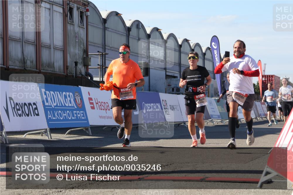 03.10.2025 - Köhlbrandbrückenlauf Luisa Fischer http://msf.ph/oto/9035246 03.10.2025 13:18:45 Ziel 4077, 4606, 4796, 4812, 5115, 6429, 6500, 6506, 6556, 6596, 6758 meine-sportfotos.de