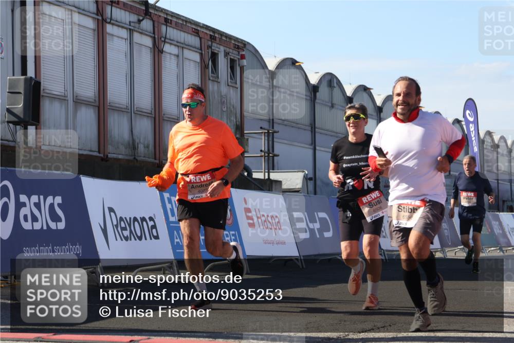 03.10.2025 - Köhlbrandbrückenlauf Luisa Fischer http://msf.ph/oto/9035253 03.10.2025 13:18:46 Ziel 4077, 4606, 4756, 4796, 4812, 5115, 6429, 6500, 6506, 6556, 6596, 6758 meine-sportfotos.de