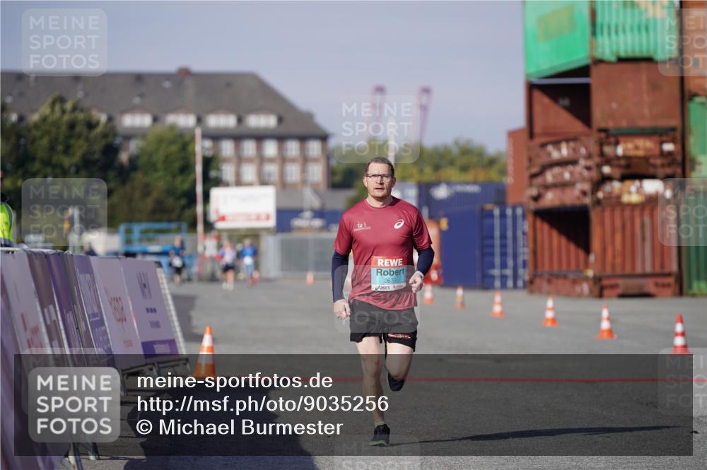 03.10.2025 - Köhlbrandbrückenlauf Michael Burmester http://msf.ph/oto/9035256 03.10.2025 10:46:54 Ziel 2639 meine-sportfotos.de