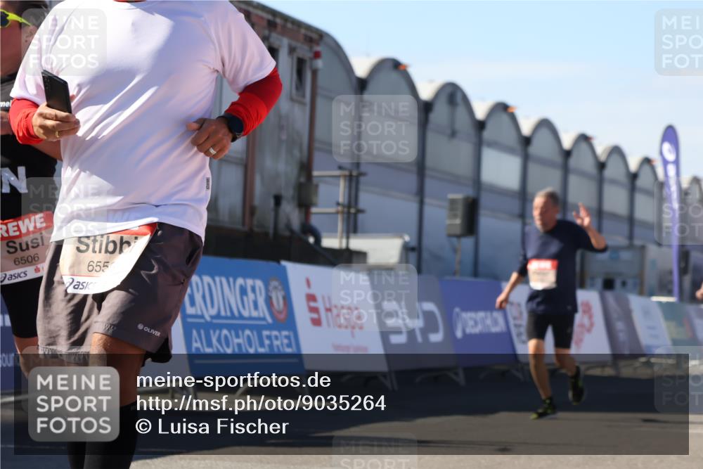 03.10.2025 - Köhlbrandbrückenlauf Luisa Fischer http://msf.ph/oto/9035264 03.10.2025 13:18:48 Ziel 4077, 4556, 4606, 4756, 4812, 5115, 6429, 6500, 6506, 6556, 6596 meine-sportfotos.de