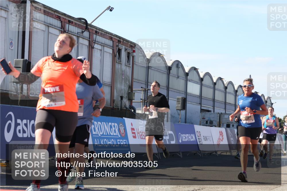 03.10.2025 - Köhlbrandbrückenlauf Luisa Fischer http://msf.ph/oto/9035305 03.10.2025 13:18:55 Ziel 4077, 4556, 4676, 4756, 4889, 5304, 5449, 5974, 6267, 6506, 6556, 6573, 6795 meine-sportfotos.de