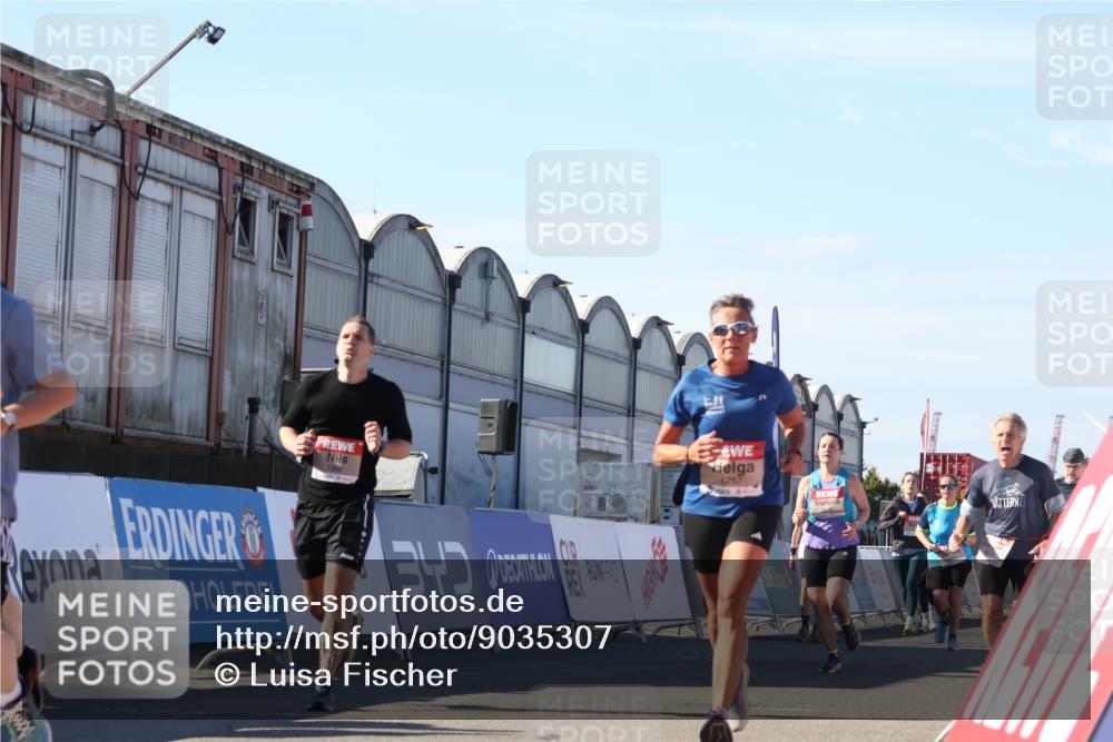 03.10.2025 - Köhlbrandbrückenlauf Luisa Fischer http://msf.ph/oto/9035307 03.10.2025 13:18:55 Ziel 4077, 4556, 4676, 4756, 4889, 5304, 5449, 5974, 6267, 6506, 6556, 6573, 6795 meine-sportfotos.de