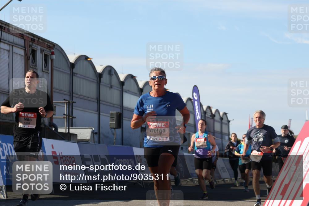 03.10.2025 - Köhlbrandbrückenlauf Luisa Fischer http://msf.ph/oto/9035311 03.10.2025 13:18:56 Ziel 4077, 4556, 4676, 4756, 4889, 5304, 5449, 5974, 6117, 6267, 6475, 6506, 6556, 6573, 6795 meine-sportfotos.de